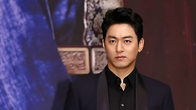 俳優チュ・ジンモ、一般女性と交際…「最近恋愛関係に発展」