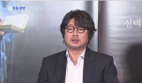 監督デビュー キム・ユンソク、「演技・演出の同時進行は大変だった」
