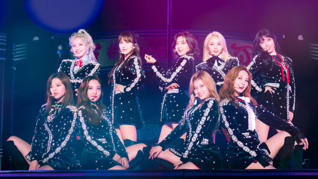 TWICE「夢が叶いました」日本ドームツアー華麗なる開幕