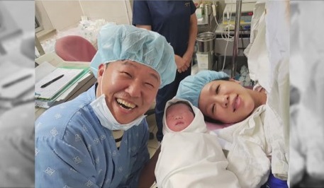 お笑いタレント ホン・ロッキ、結婚7年目を迎え第1子男児誕生…「笑顔の絶えない子どもに育てる」