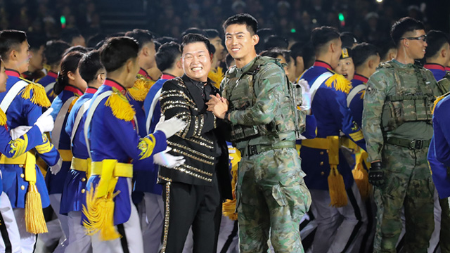 テギョン、イム・シワン、国軍の日の行事で凛々しい姿…「大きな光栄」