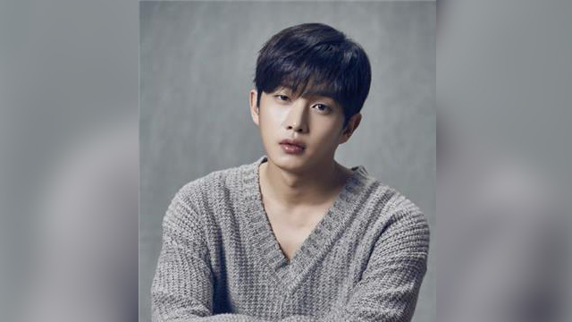 俳優キム・ミンソク、今月10日現役入隊…「静かに入隊する予定」