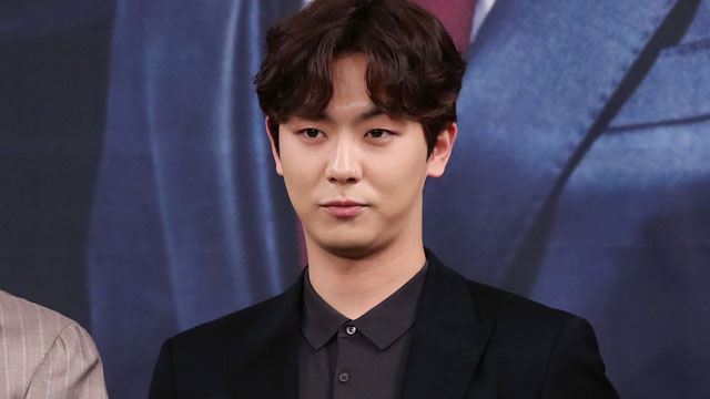 俳優アン・ウヨン、'30日に現役入隊…誠実に義務を果たす'