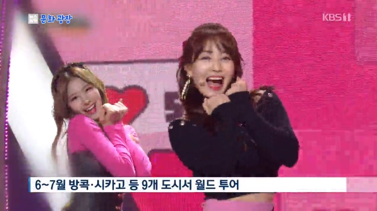 TWICE、体操競技場にてワールドツアー初日を迎える