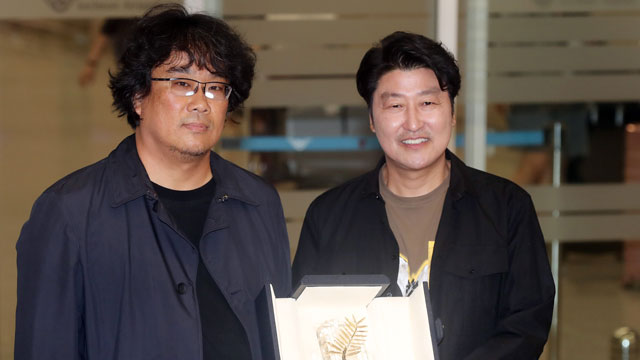 バルム・ドール賞を片手に‘韓国帰国’…ポン・ジュノ監督「韓国ロードショーに期待」