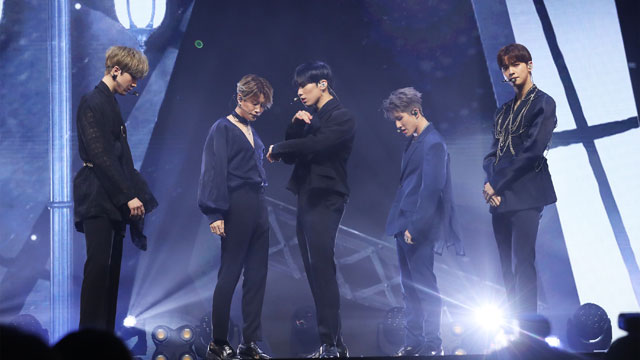ASTRO、「“青い火花”のように夢幻的でありながらも魅惑的な感じを収めた」