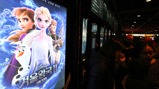 『アナ雪2』ブーム…週末だけで319万人鑑賞