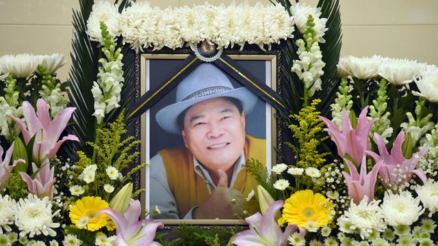ナム・ボウォンの妻 「主人は、横になりながら最後まで公演をしていた」