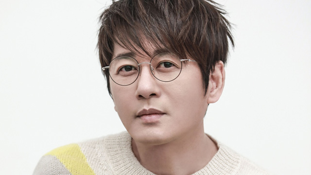 シン・スンフン、来月デビュー30周年…記念アルバム「My Personas」をリリース