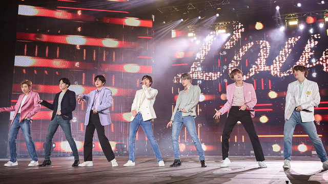 BTS、スタジアムツアーで136億円の売り上げ…“世界2位を記録”