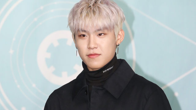 AB6IXのウジン、右膝軟骨板破裂のため一時活動を中断、グループは4人体制で活動続行へ