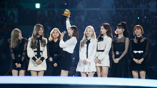 TWICEとBTS、オリコン年間販売チャートでそれぞれ4位と5位に、“日本での韓流健在を立証”