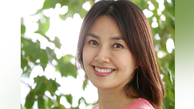 女優シン・エラ、「養子縁組で我が家に来た娘たち、彼女たちがくれた幸せはどんな言葉でも表現できない」