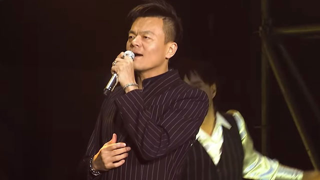 “J.Y.Park”パク・ジニョン、自身の公演「NO.1 X 50」を無料公開…お茶の間で楽しむ歴代1位の楽曲たち
