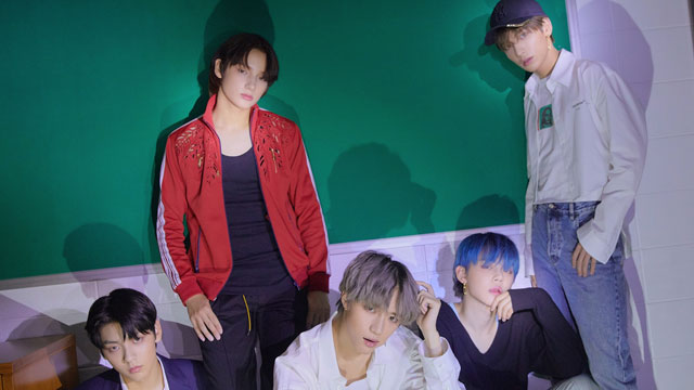 TOMORROW X TOGETHER、デビュー後初めてアメリカの番組に出演…「MTV Fresh Out Live」で新曲披露