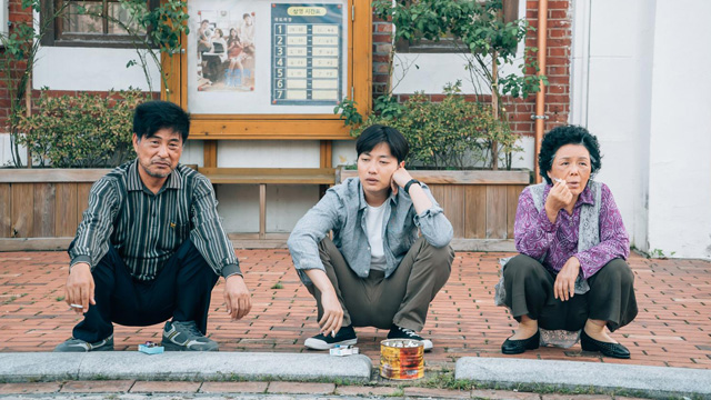 イ･ドンフィ主演映画『グクド劇場』、今月29日に公開…“映画らしくない”人生を淡々と描く