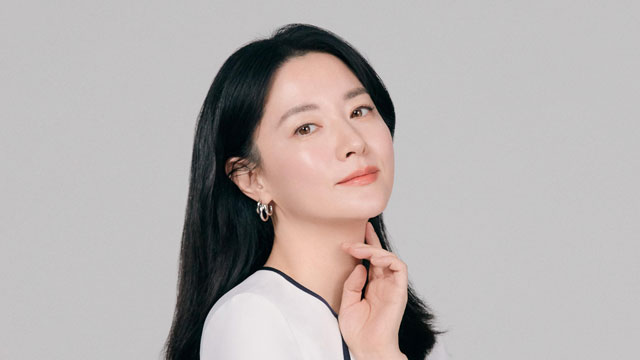 女優イ・ヨンエ、ソウル大と提携し新法人設立…社会的弱者支援に乗り出す