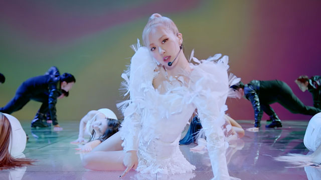 BLACKPINKのロゼ、日本やアメリカの番組に相次ぎ出演…「スッキリ」ではパフォーマンスを披露