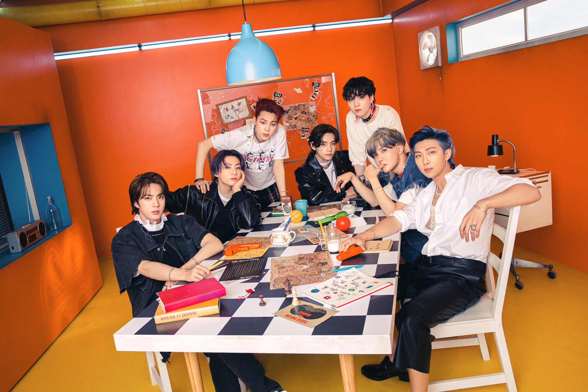 BTS、韓国初のSpotify10億ストリーミング突破で注目の“記念イベント”…レアなお皿でそんなことを？
