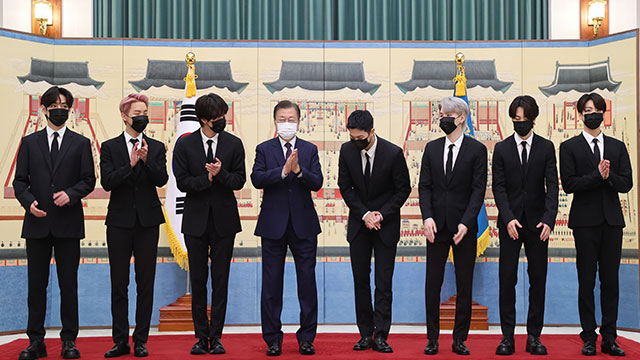 ムン・ジェイン大統領、「外国首脳に会うたびBTSの話題が出る」と談話…特使任命状授与後に歓談