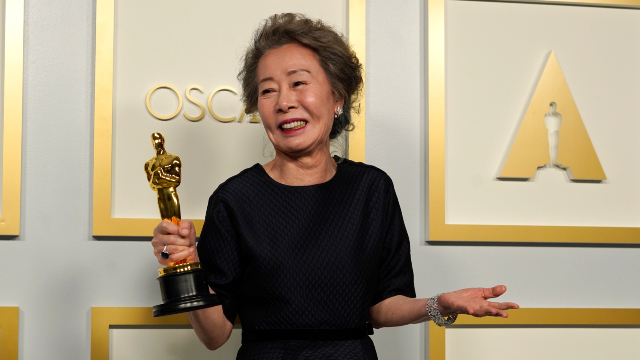 “アカデミー助演女優賞受賞”の女優ユン・ヨジョン、今年はプレゼンターとして舞台に