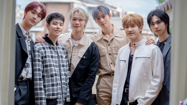 ASTRO、デビュー6周年記念ファンミーティングを開催…生中継を通じて韓国内外のファンが見守る