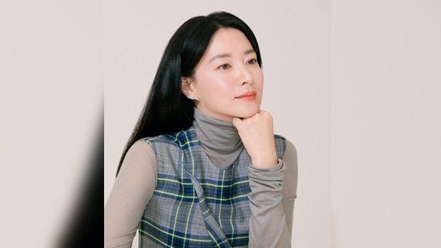 女優イ・ヨンエ、小児がんの患者の外出用救急車のため1億ウォンを寄付