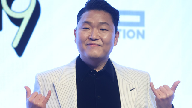 帰ってきたPSY、音源チャートを席巻…「どんよりしていた2年を終える“ステップ”になりたい」