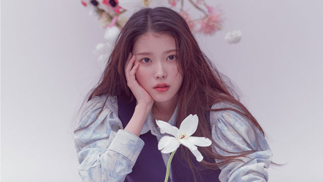 IU、聴覚障がいを抱える児童やひとり親家庭のために約2億ウォンを寄付