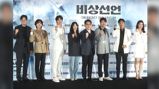 ソン・ガンホ&イ・ビョンホン主演の映画『非常宣言』、災難に直面した人間たちの複雑な本性を描く