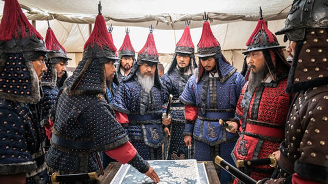 映画『閑山:龍の出現』、公開後初の週末ボックスオフィスで1位に…『宇宙＋人』1部など、話題作の記録は？