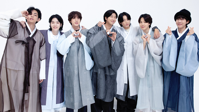 BTS、韓服姿で秋夕のあいさつ…「幸せで健康な名節を」