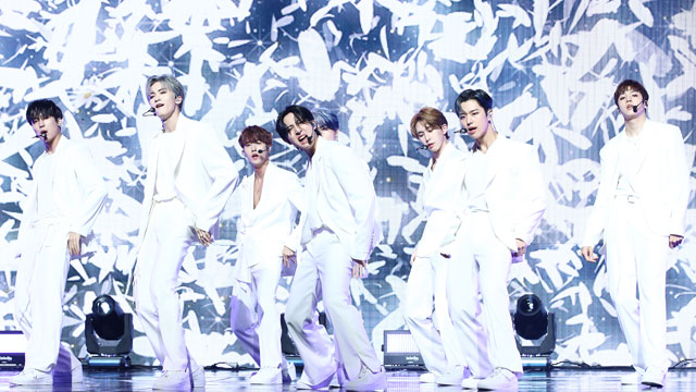 PENTAGON、東京で3年ぶりのオフラインコンサート「∼Feelin' Like∼」を開催中…全席ソールドアウト