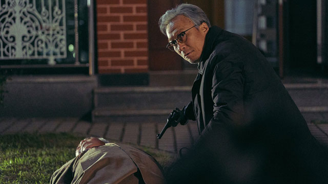 映画『リメンバー』で80代に変身した俳優イ・ソンミン、「腰の曲がった姿勢や遅いアクションに挑戦した」