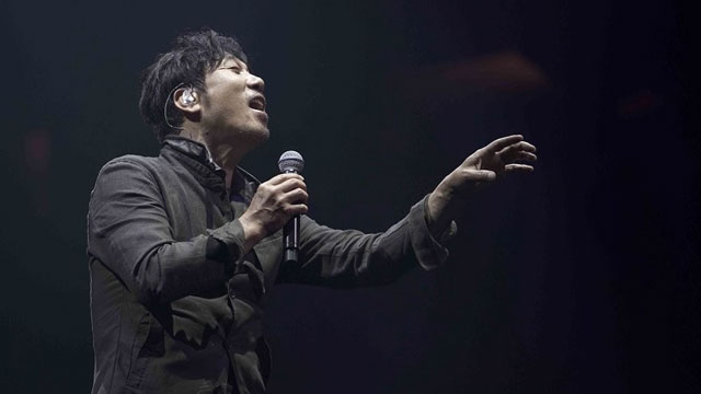 イ・ムンセ、「Theatre LEE MOON SAE」を開催…秋の雨に濡れた感性で魅了