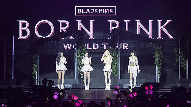 BLACKPINK、米・ダラスで海外ツアーに突入…「うれしく光栄に思う」