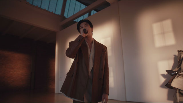 BTSのRM、米NYの美術館「Dia:Beacon」で収録したライブパフォーマンスを公開…『Indigo』から4曲熱唱