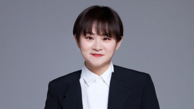 「全国のど自慢」のキム・シニョン、映画デビュー作『別れる決心』で女優助演賞を受賞