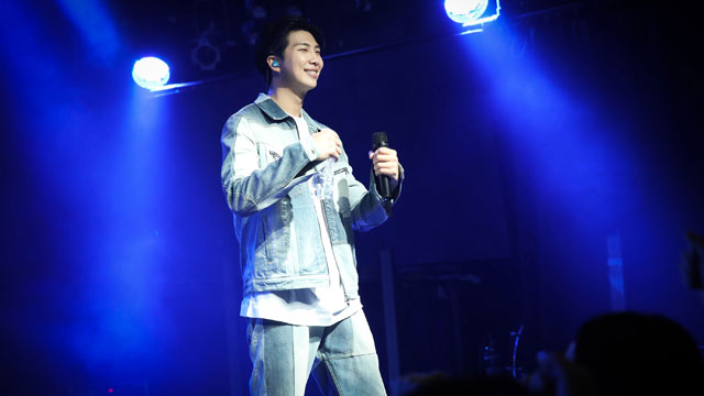BTSのRM、200人のARMYと過ごした小劇場公演の映像を公開…「10年間待ちわびたこの瞬間」