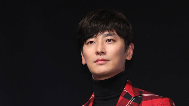 俳優チュ・ジフンの主演映画『ジェントルマン』、28日に韓国で公開…「周りにいるおじさんのように見せたかった」