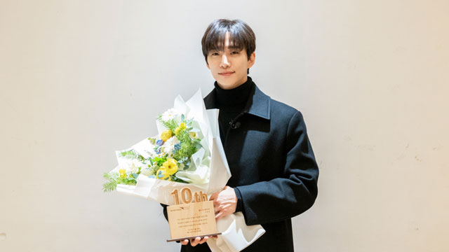 2PMのジュノ、NGO「ワールド・ビジョン」の広報大使として10年…「分かち合うことができて幸せ」