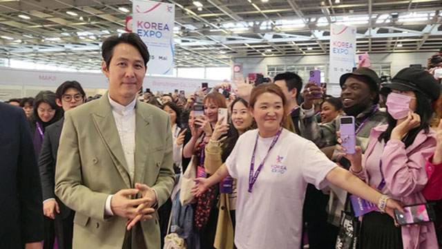 「イカゲーム」のフランスファンと対面した俳優イ・ジョンジェ、「まもなくパート2を撮影」
