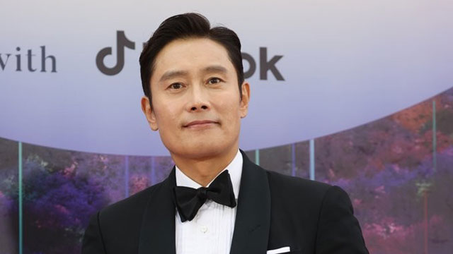 俳優イ・ビョンホン主演の災難映画『コンクリートユートピア』、8月に公開決定