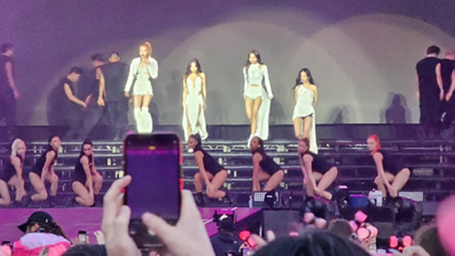 BLACKPINK、ロンドンのハイド・パークをピンク色に染める…ファンたちは「韓国に行きたい」