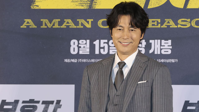 映画『保護者』の監督を務めたチョン・ウソン、「見慣れた話に僕の色を盛り込んだ」