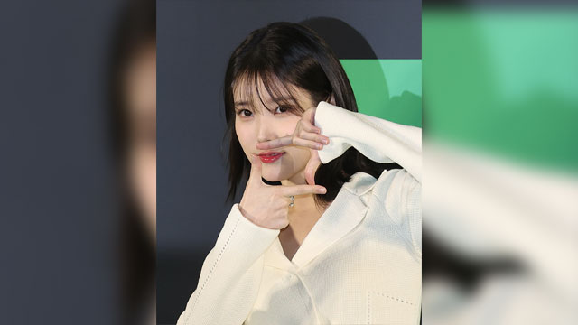歌手IU、デビュー15周年記念展「瞬間,（Moment,）」を開催