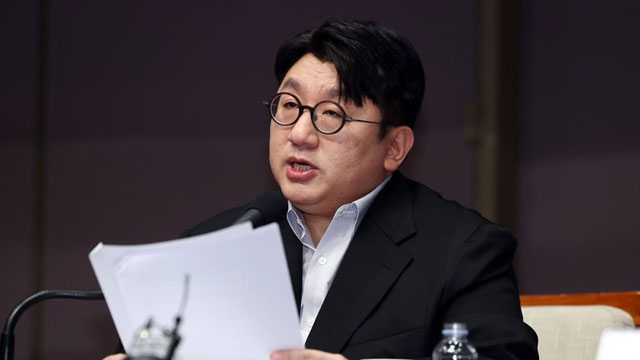 HYBEのパン・シヒョク議長、「BTSが再契約し幸せ」
