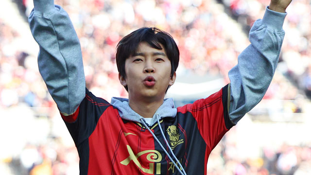 歌手イム・ヨンウン、来年5月にソウルワールドカップ競技場で単独コンサートを開催へ