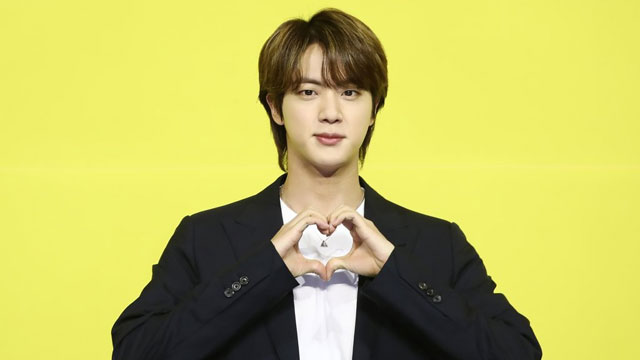 BTSのJIN、「早期進級で現在兵長…メンバーたちの入隊に涙が止まらない」