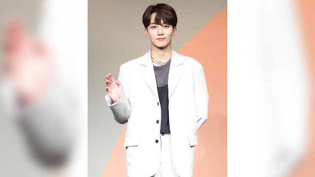 SEVENTEENのジョンハン、足首の手術…「当分の間、公式活動は難しい」
